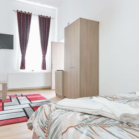 Casa Vlabisa Centru Hotell Cluj-Napoca Exteriör bild