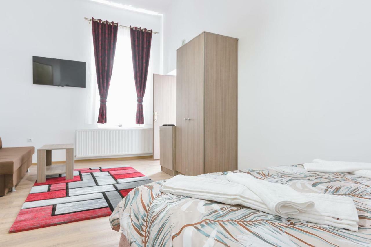 Casa Vlabisa Centru Hotell Cluj-Napoca Exteriör bild